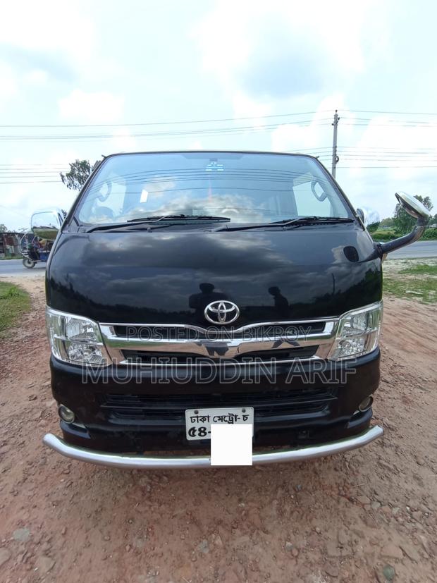 Toyota Grand HiAce 2002 Black