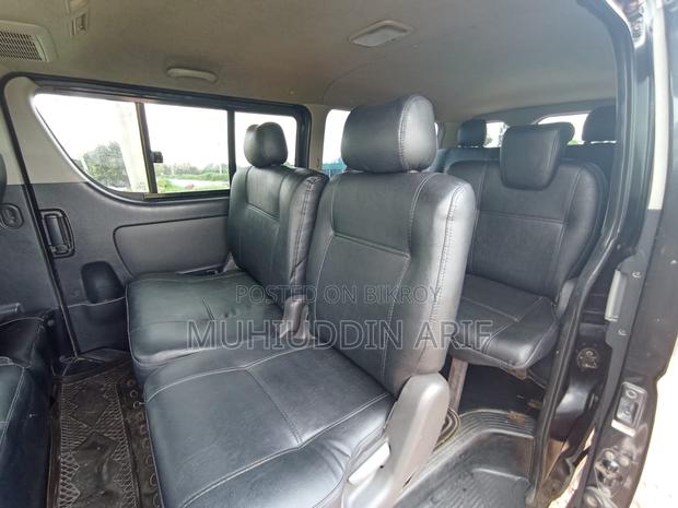 Toyota Grand HiAce 2002 Black