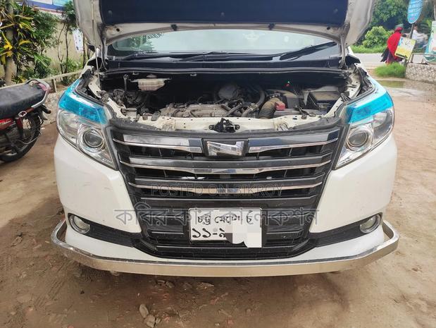 Toyota Noah 2014 White