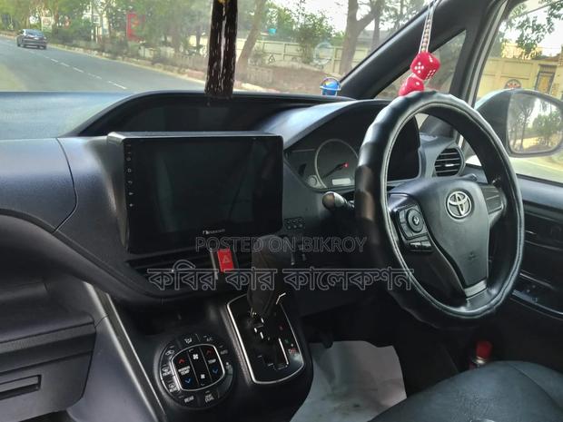 Toyota Noah 2016 Silver