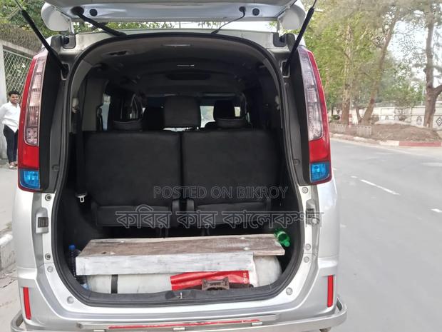 Toyota Noah 2016 Silver
