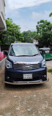 Toyota Noah 2013 Gray for sale