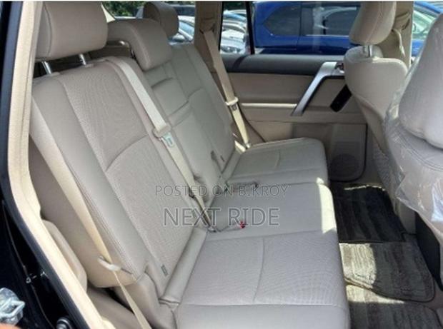 Toyota Land Cruiser Prado 2023 Black