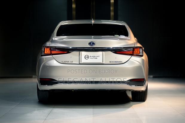 Lexus ES 300h Ultra Luxury 2020 Beige