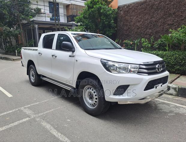 Toyota Hilux 2017 White