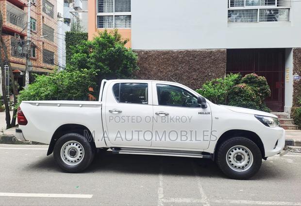 Toyota Hilux 2017 White