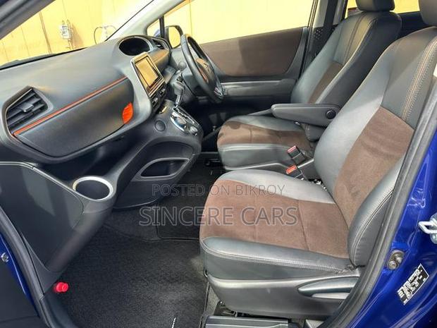 Toyota Sienta 2021 Blue