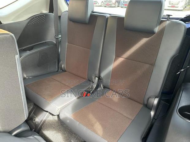 Toyota Sienta 2021 Blue
