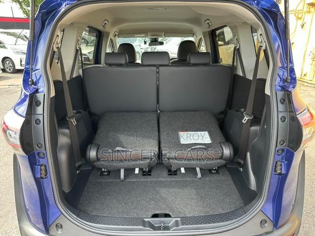 Toyota Sienta 2021 Blue