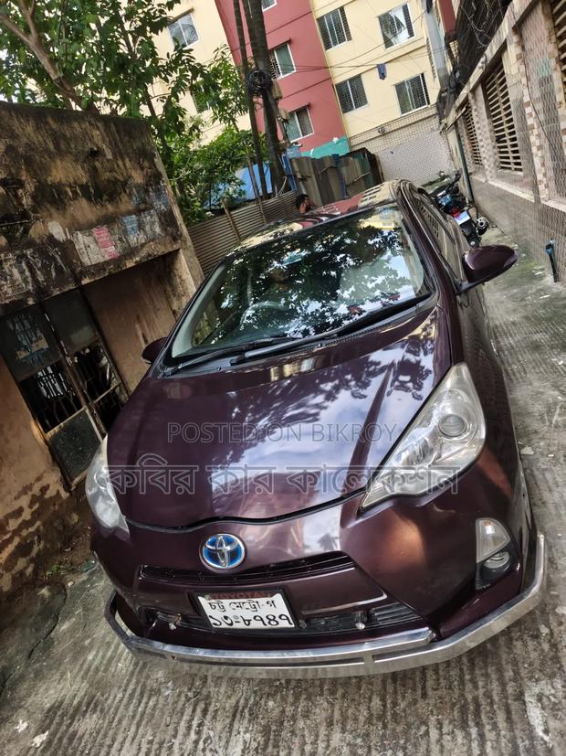 Toyota Aqua 2014 Maroon