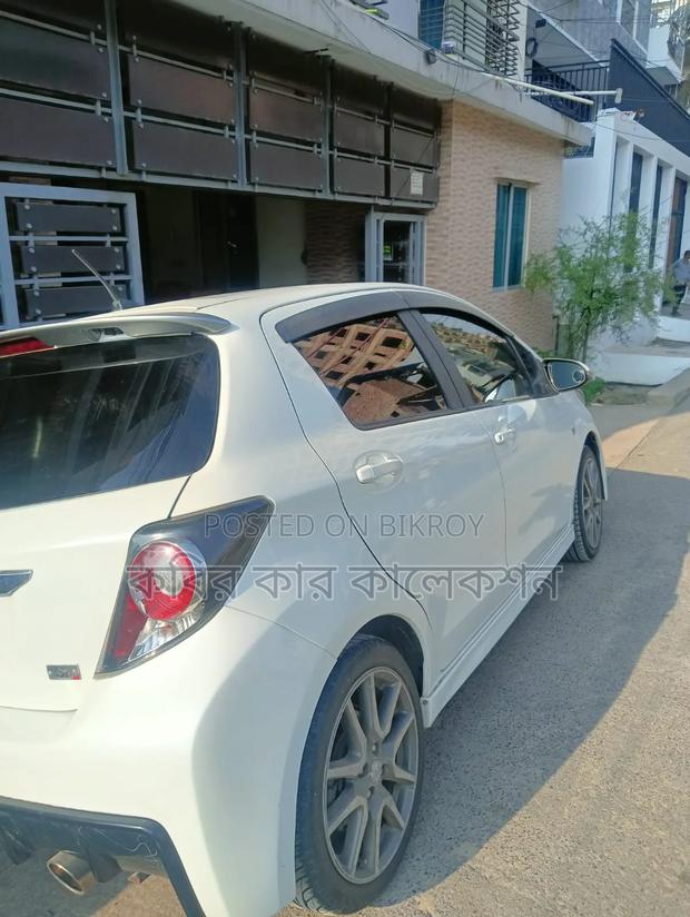 Toyota Vitz 2012 Pearl