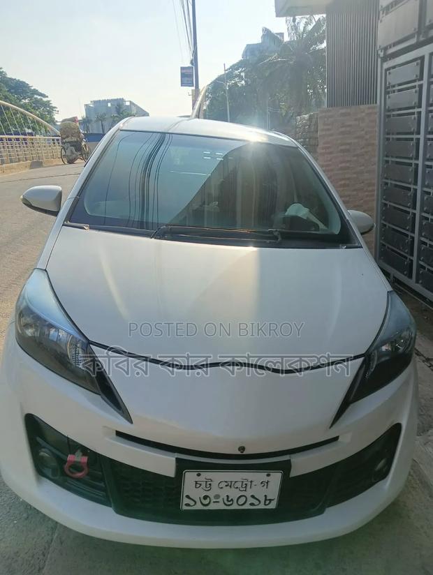 Toyota Vitz 2012 Pearl