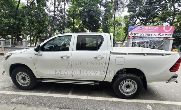 Toyota Hilux 2017 White