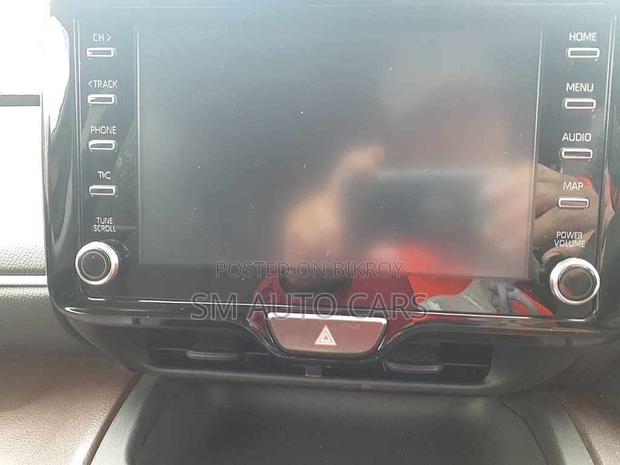 Toyota Yaris Cross 1.5 Hybrid FWD 2021 Red