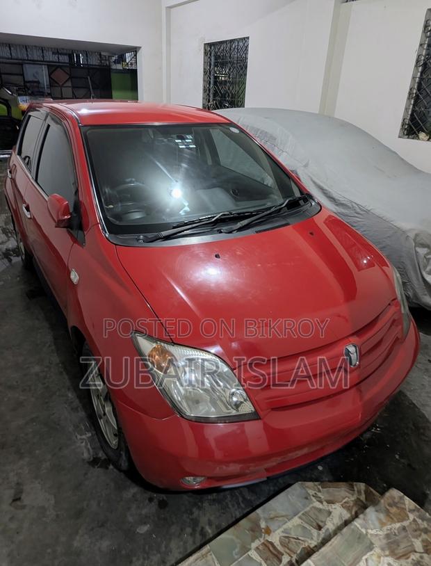Toyota IST 2004 Red