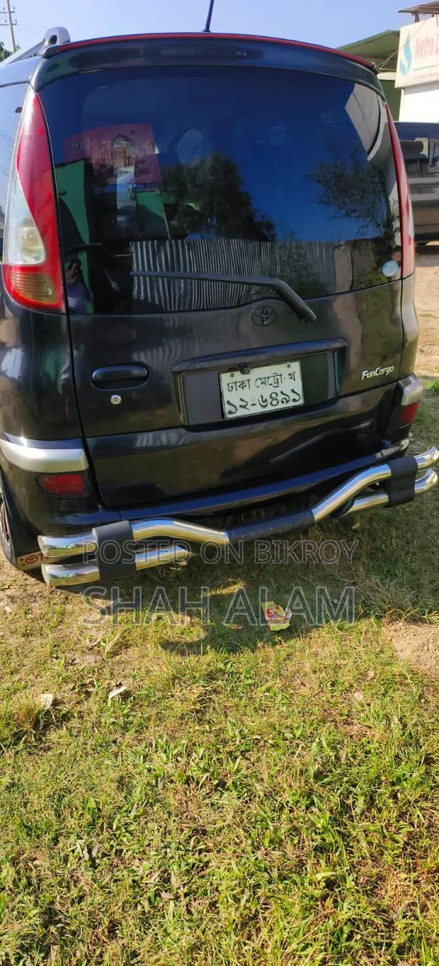 Toyota Fun Cargo 2004 Black