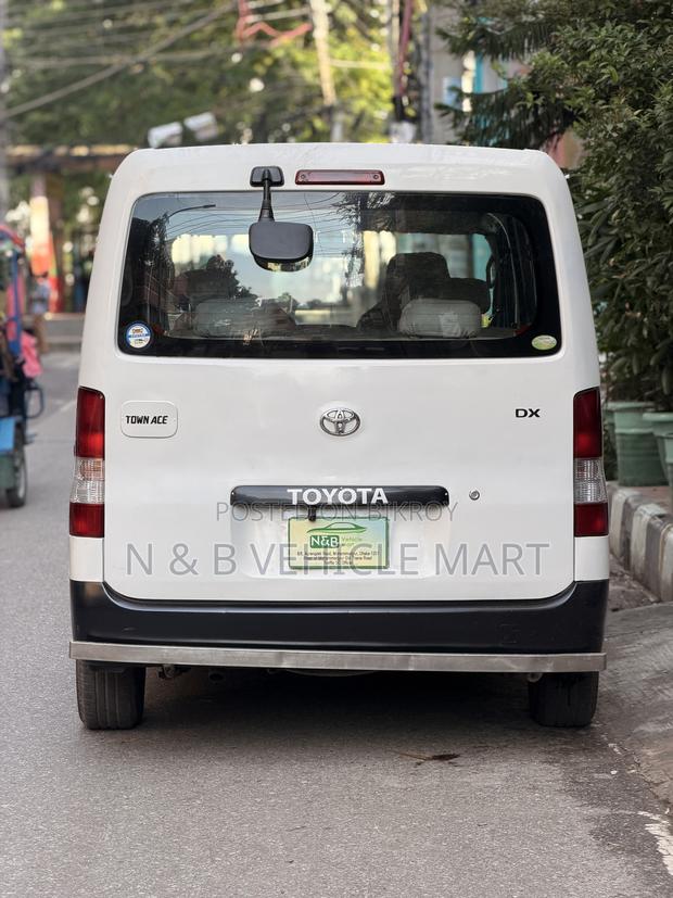 Toyota TownAce 2010 White