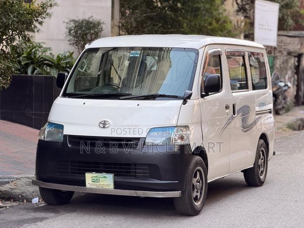 Toyota TownAce 2010 White