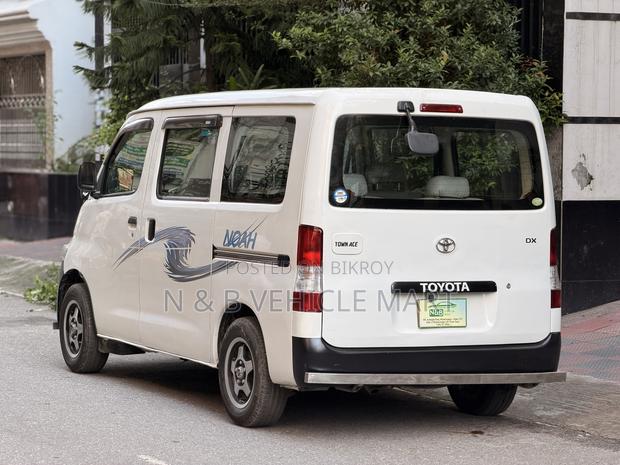 Toyota TownAce 2010 White