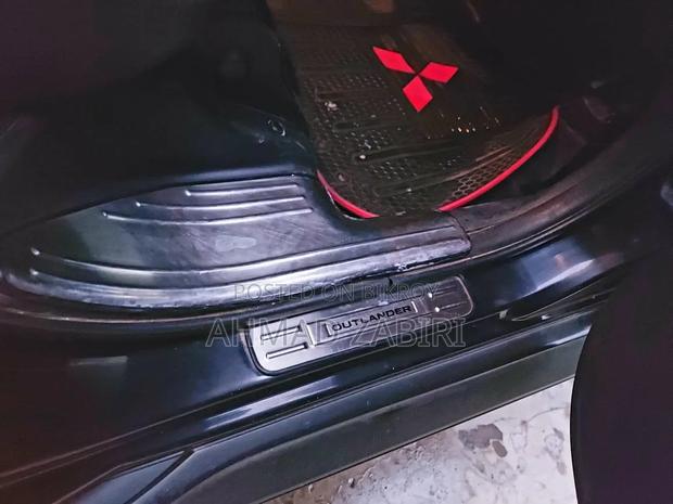 Mitsubishi Outlander 2012 Black