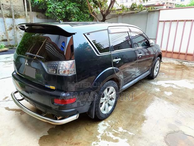 Mitsubishi Outlander 2012 Black