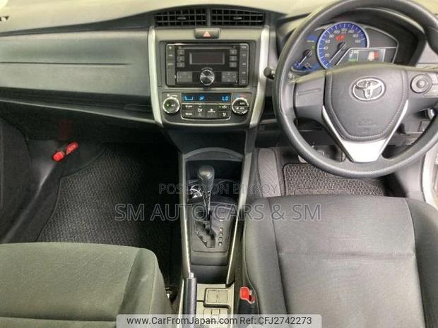 Toyota Corolla Fielder 1.5 Hybrid FWD 2022 Silver
