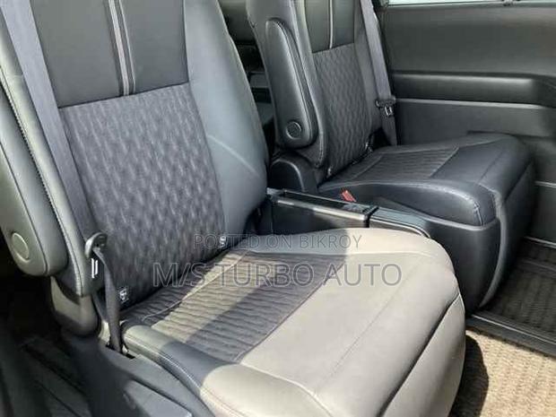 Toyota Noah 2024 Pearl