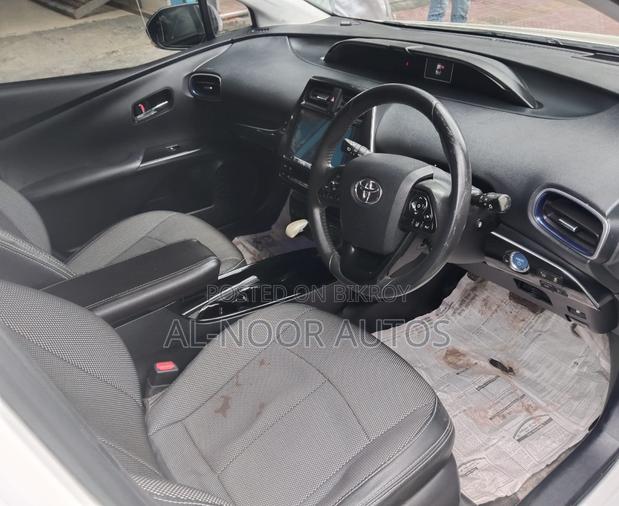 Toyota Prius 2018 Pearl