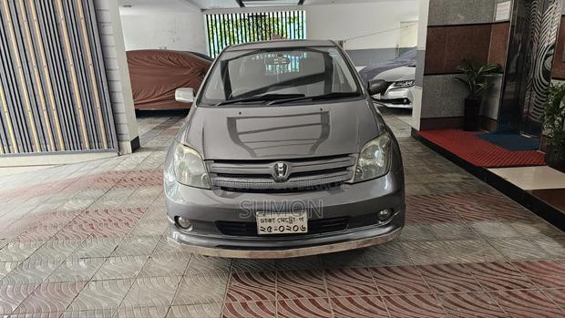 Toyota IST 2004 Gray
