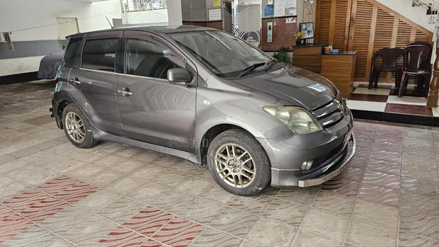 Toyota IST 2004 Gray