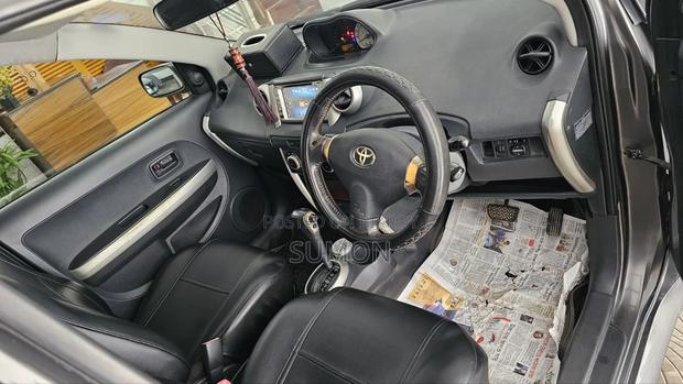 Toyota IST 2004 Gray