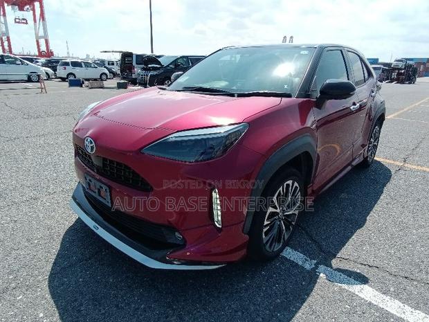 Toyota Yaris Cross 1.5 Hybrid FWD 2021 Red