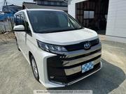 Toyota Noah 2023 Pearl for sale