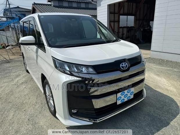 Toyota Noah 2023 Pearl