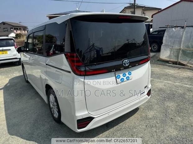 Toyota Noah 2023 Pearl