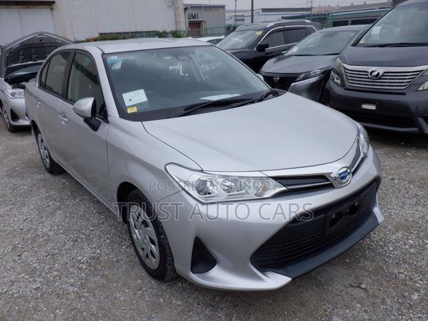 Toyota Axio 2022 Silver