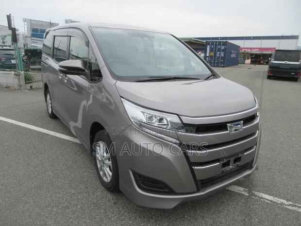 Toyota Noah 1.8 FWD Hybrid (7 Seater) 2021 Beige