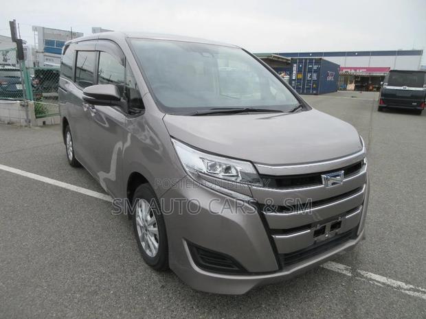 Toyota Noah 1.8 FWD Hybrid (7 Seater) 2021 Beige