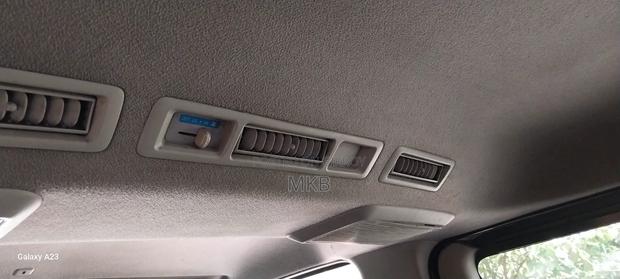 Toyota Grand HiAce 2001 Pearl