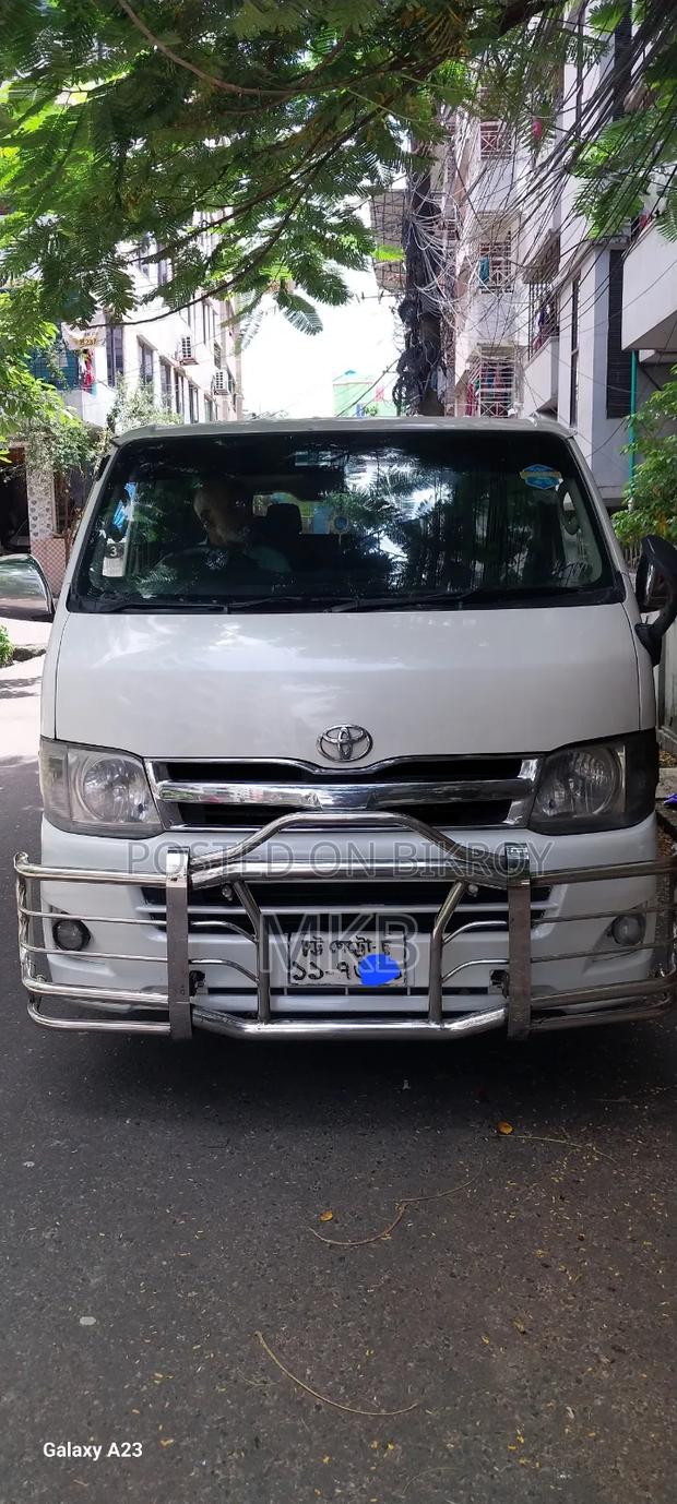 Toyota Grand HiAce 2001 Pearl