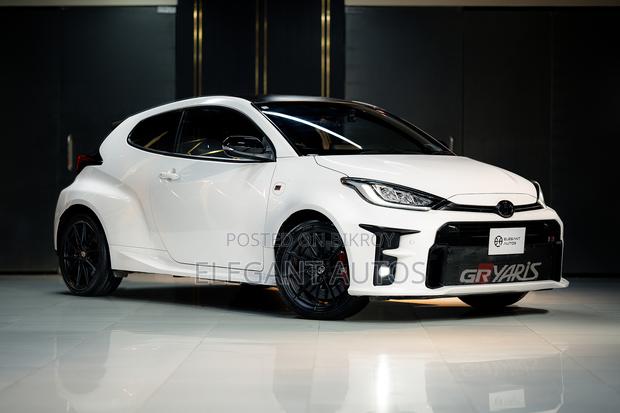 Toyota Yaris 2020 Pearl