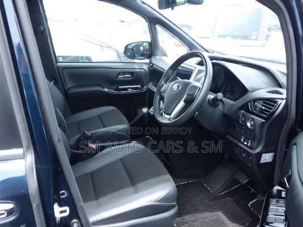 Toyota Noah 2.0 FWD (8 Seater) 2021 Matt Black