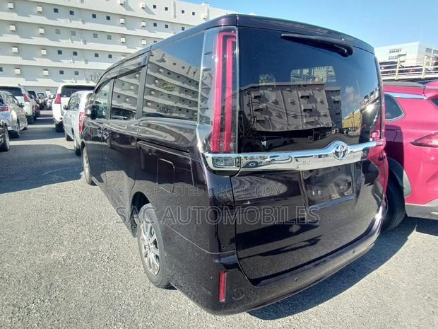 Toyota Noah 2.0 FWD (7 Seater) 2020 Maroon
