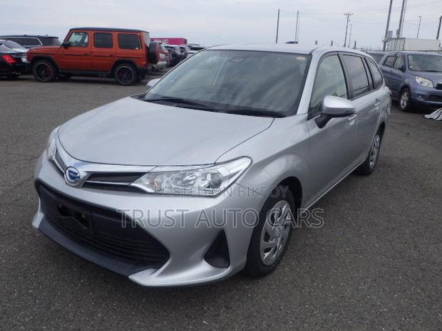 Toyota Corolla Fielder 2021 Silver
