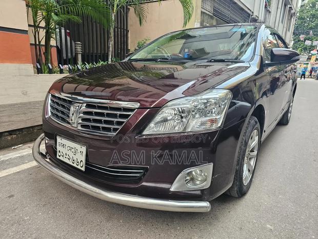 Toyota Premio 2015 Maroon