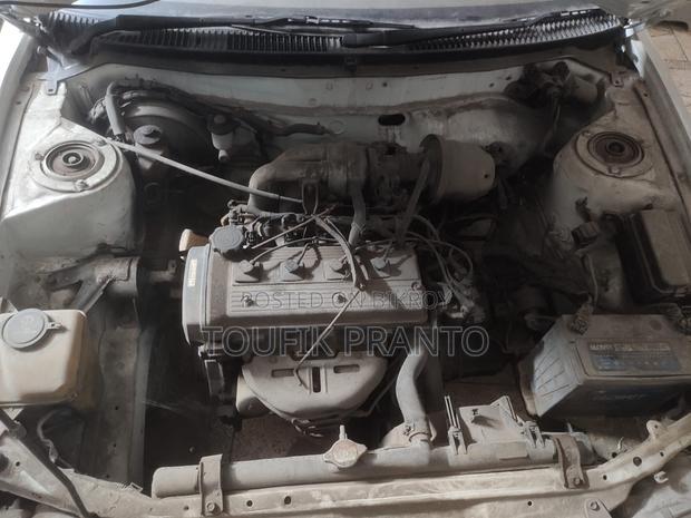 Toyota Corolla 1.3 Sedan 1993 White