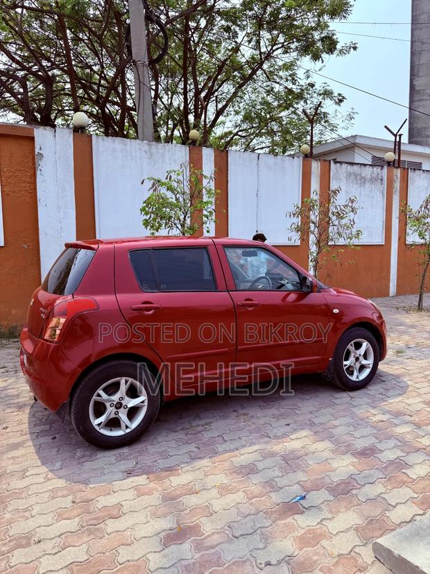 Suzuki Swift 2011 Maroon