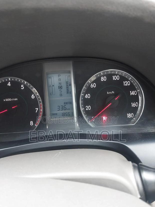 Toyota Premio 2012 Silver