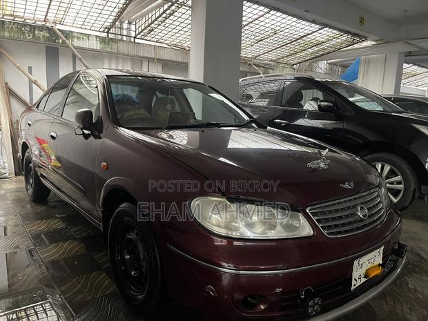 Nissan Sunny 2005 Maroon