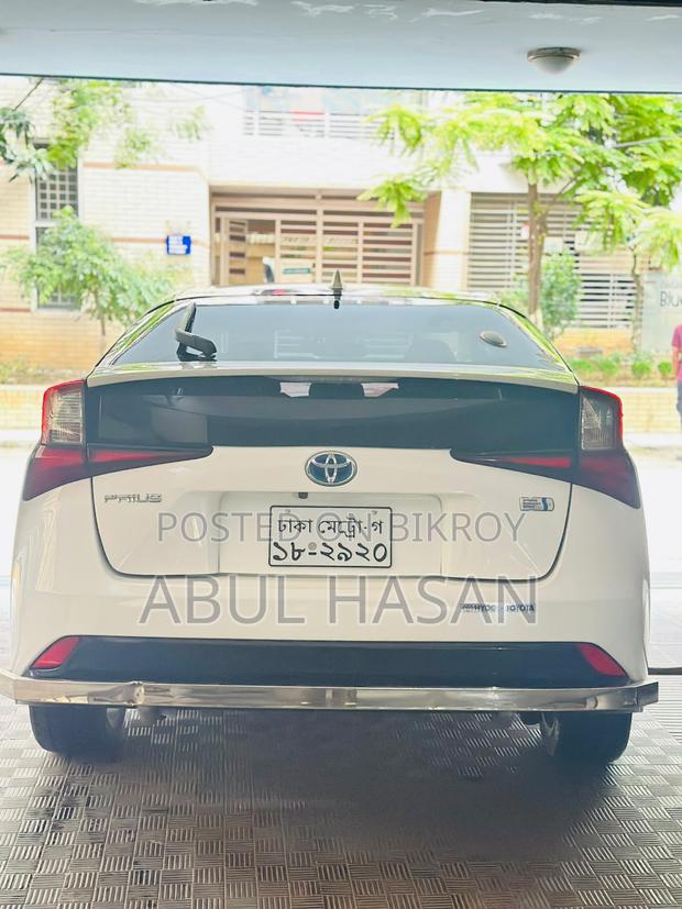Toyota Prius 2019 White